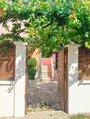 Voula's maisonette